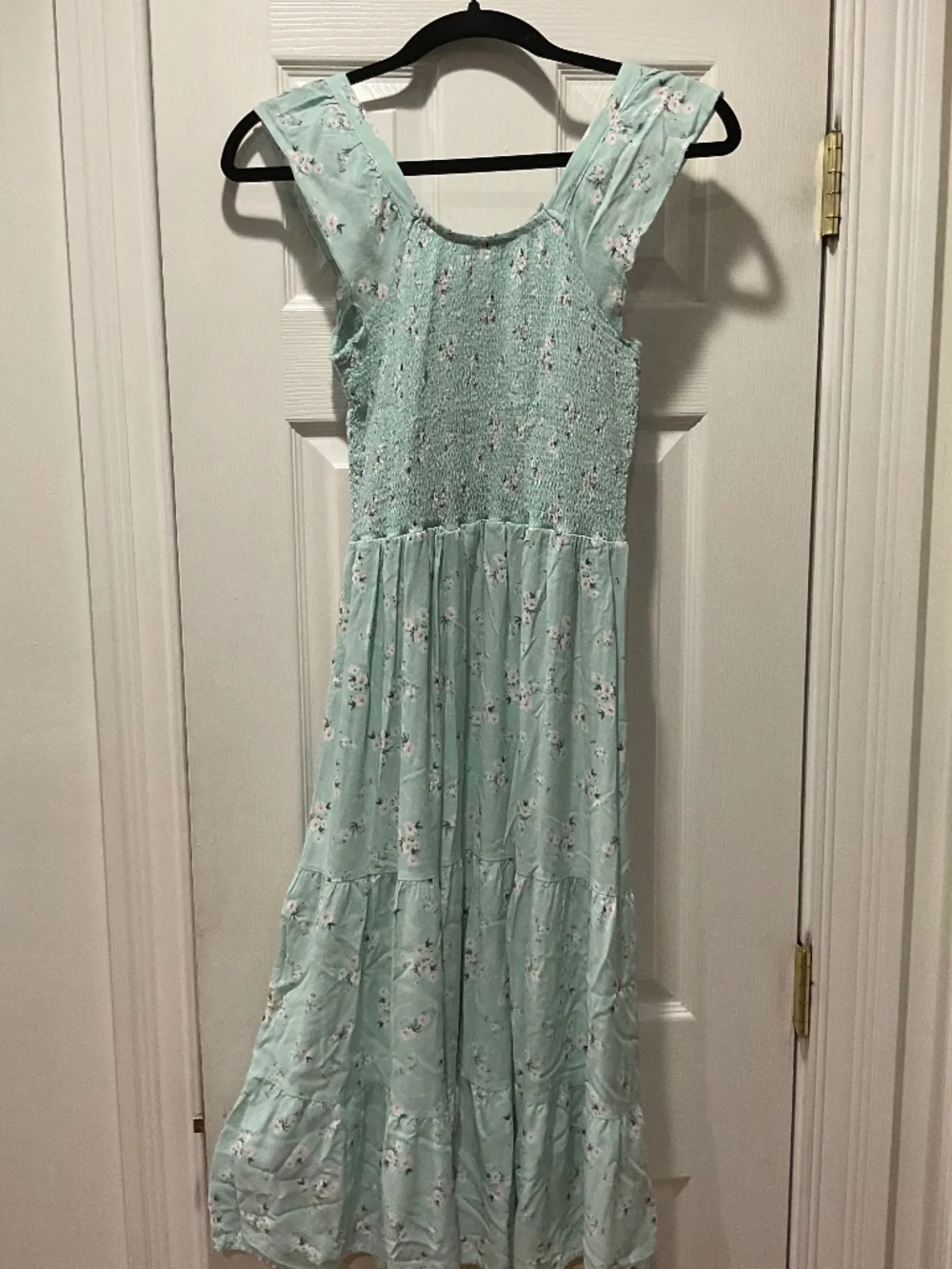 Colorful Planet Girls Sage Floral Smocked Midi Dress Size: XXL. 18/20 Pre Owned